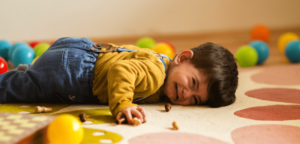 Lee más sobre el artículo ¡Los berrinches de mi hijo me tienen al borde de la desesperación!